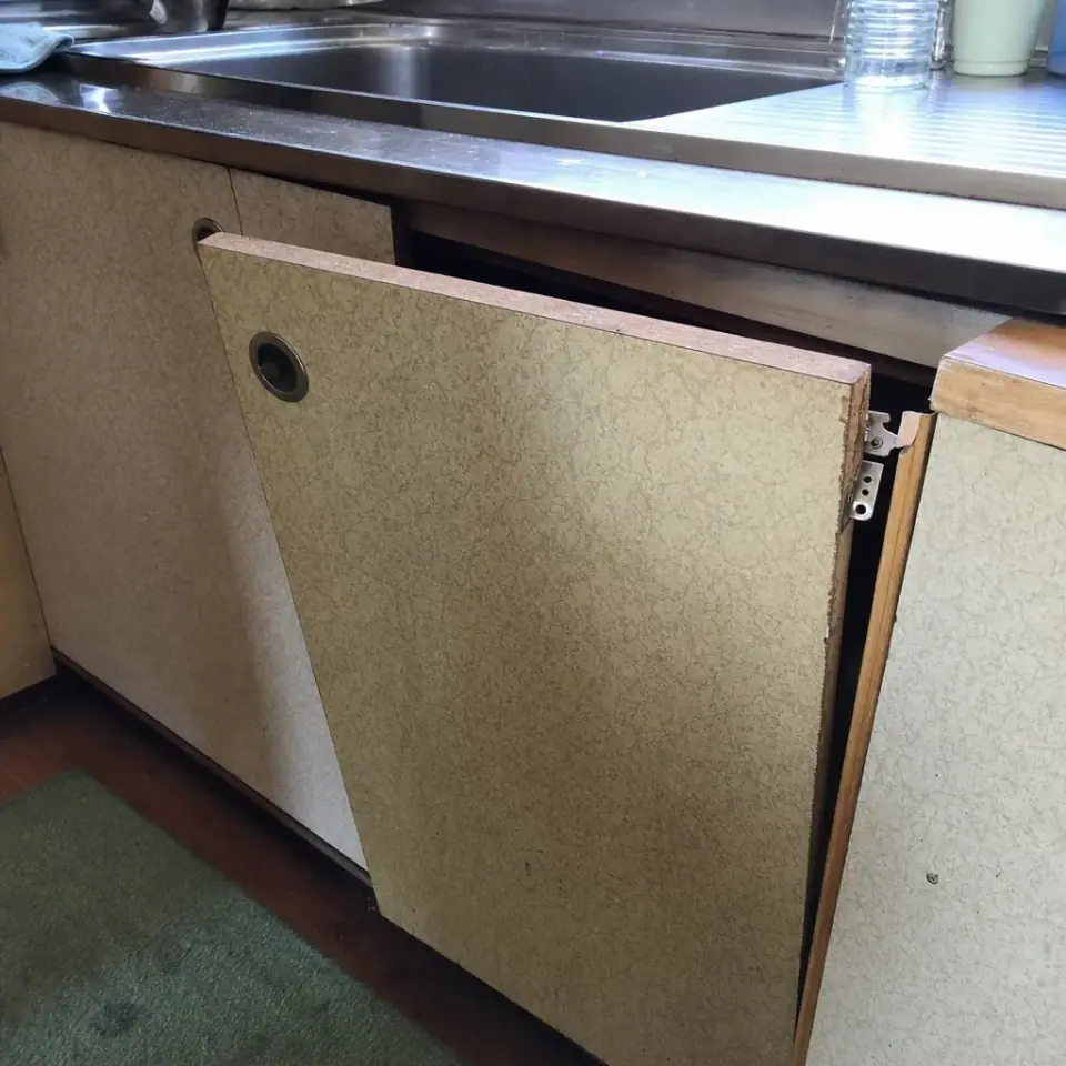 キッチンの扉が閉まらない・排水が遅い
